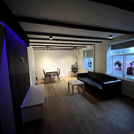 Newly Renovated Haven Lägenhet *